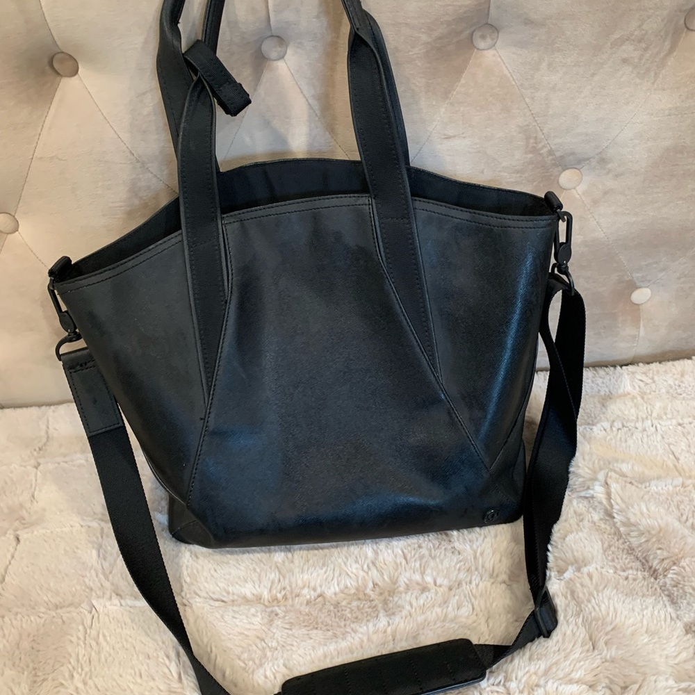 Lululemon GO Wild tote - gently used. Great for gym or school.